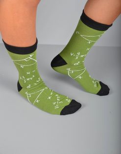 גרביים בצבע ירוק ושחור עם משפט פיתגורס